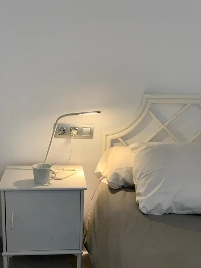 Apartaments El Cine روساس شقة